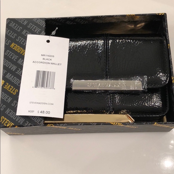 NWT Black Steve Madden Wallet with key chain - Picture 2 of 8